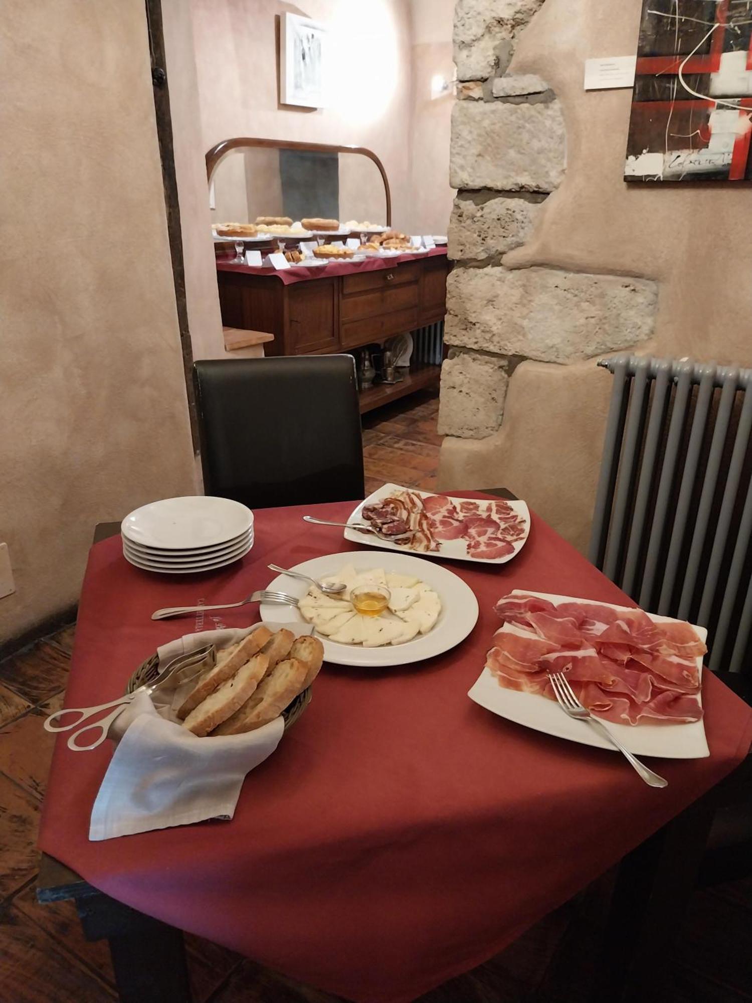 Affittacamere La Piazzetta Anagni Eksteriør bilde